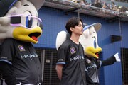 グラウンドに立った沢村玲（ONE N' ONLY）。