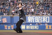 沢村玲（ONE N' ONLY）の投球の様子。