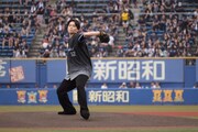 沢村玲（ONE N' ONLY）の投球の様子。