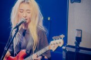 Maika（B, Vo）（撮影：キラ）