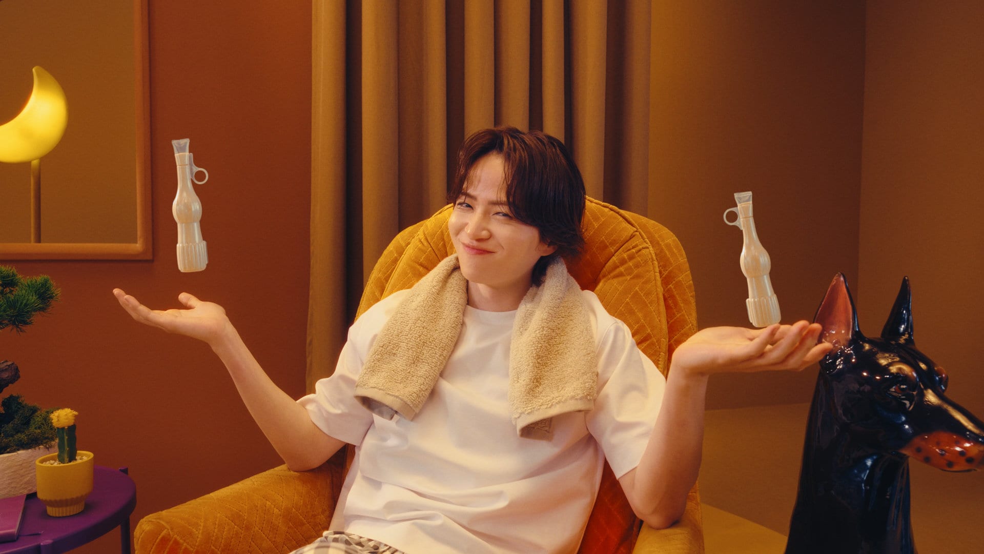 パピコ」の新Web CM「お風呂上がり！パピコタイム」編より。 [画像