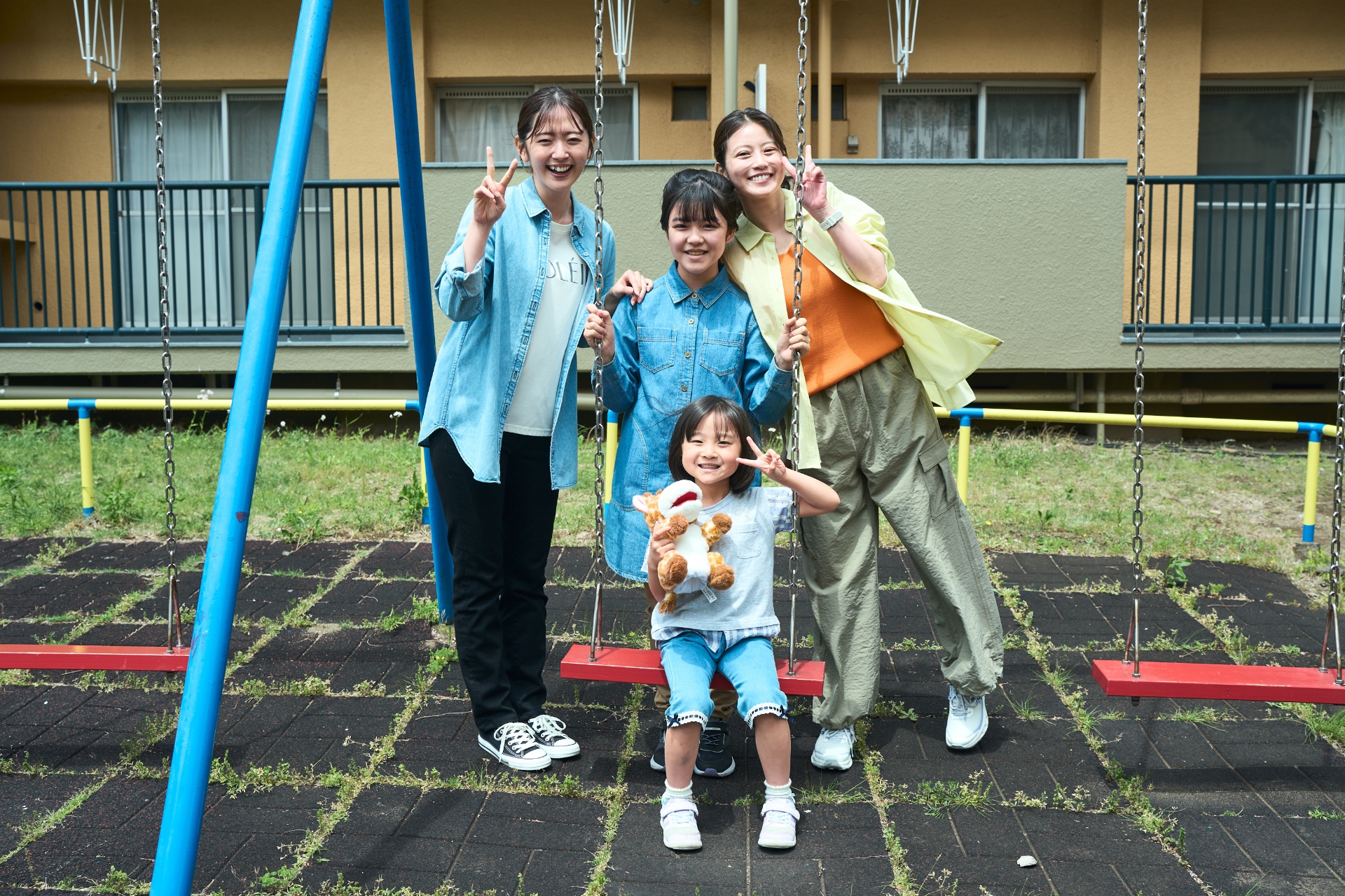 鈴木愛理が初の母親役、ドラマ「クロスロード」で今田美桜と共演