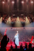 小泉今日子「KK60 ～コイズミ記念館～ KYOKO KOIZUMI TOUR 2026」日本武道館公演の様子。