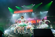 新曲「えびチリ、はじめました」を披露するえびちゅう。