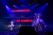 新曲「えびチリ、はじめました」を披露するえびちゅう。
