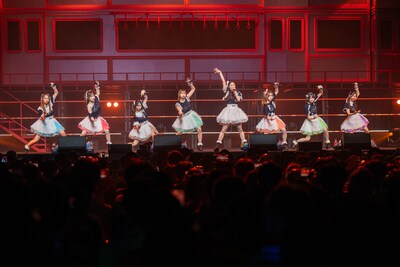 この日2回目の「えびチリ、はじめました」を披露するえびちゅう。
