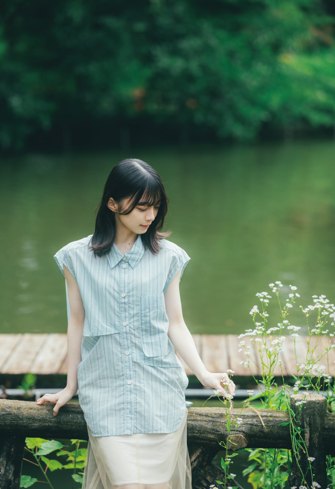 櫻坂46森田ひかる「サンデー」表紙に登場、大人びた表情を見せる