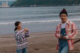 左から伊藤沙莉、リリー・フランキー。