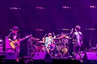 UNISON SQUARE GARDEN現体制ラストライブ、未来永劫を照らした最後の鼓動「あなたが火を点けてくれたおかげ」