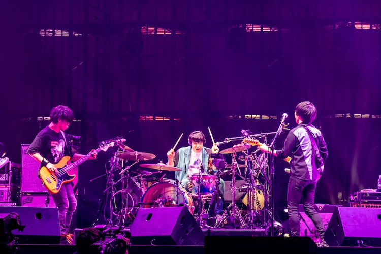 UNISON SQUARE GARDEN現体制ラストライブ、未来永劫を照らした最後の鼓動「あなたが火を点けてくれたおかげ」