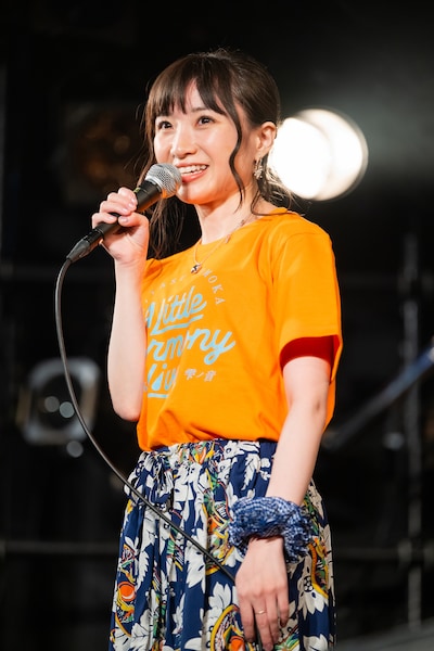 充実の笑みを浮かべる有安杏果。