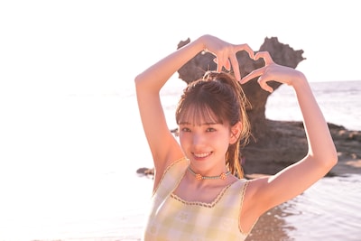 桜井えま（私立恵比寿中学）1st写真集「あざと未満」より。（撮影：木村智哉）