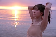 桜井えま（私立恵比寿中学）1st写真集「あざと未満」より。（撮影：木村智哉）