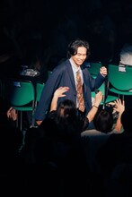 「始まりでも終わりでもない」Bialystocksが自然体で魅せた超満員の日本武道館公演
