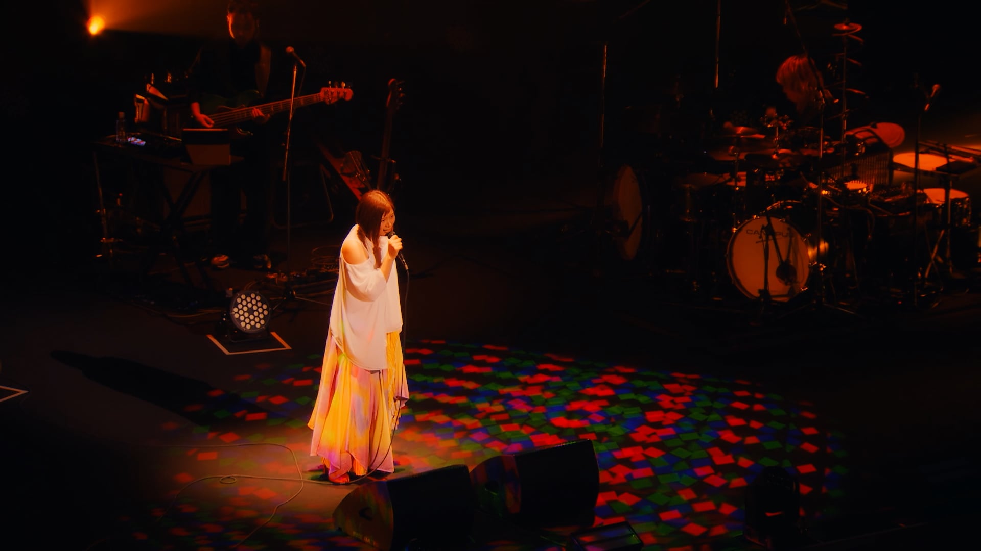 絢香20周年ベストアルバムより「ありがとうの輪」ライブ映像公開