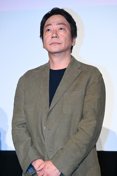 加齢に伴うセリフ覚えの変化について、佐藤浩市に質問する大森南朋。