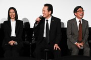 左から松下奈緒、遠藤憲一、光石研。