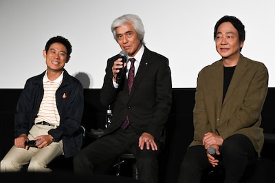 左から伊藤淳史、佐藤浩市、大森南朋。
