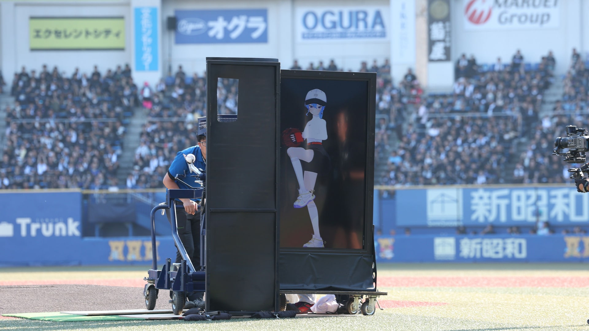 マウンドに上がった星街すいせい。