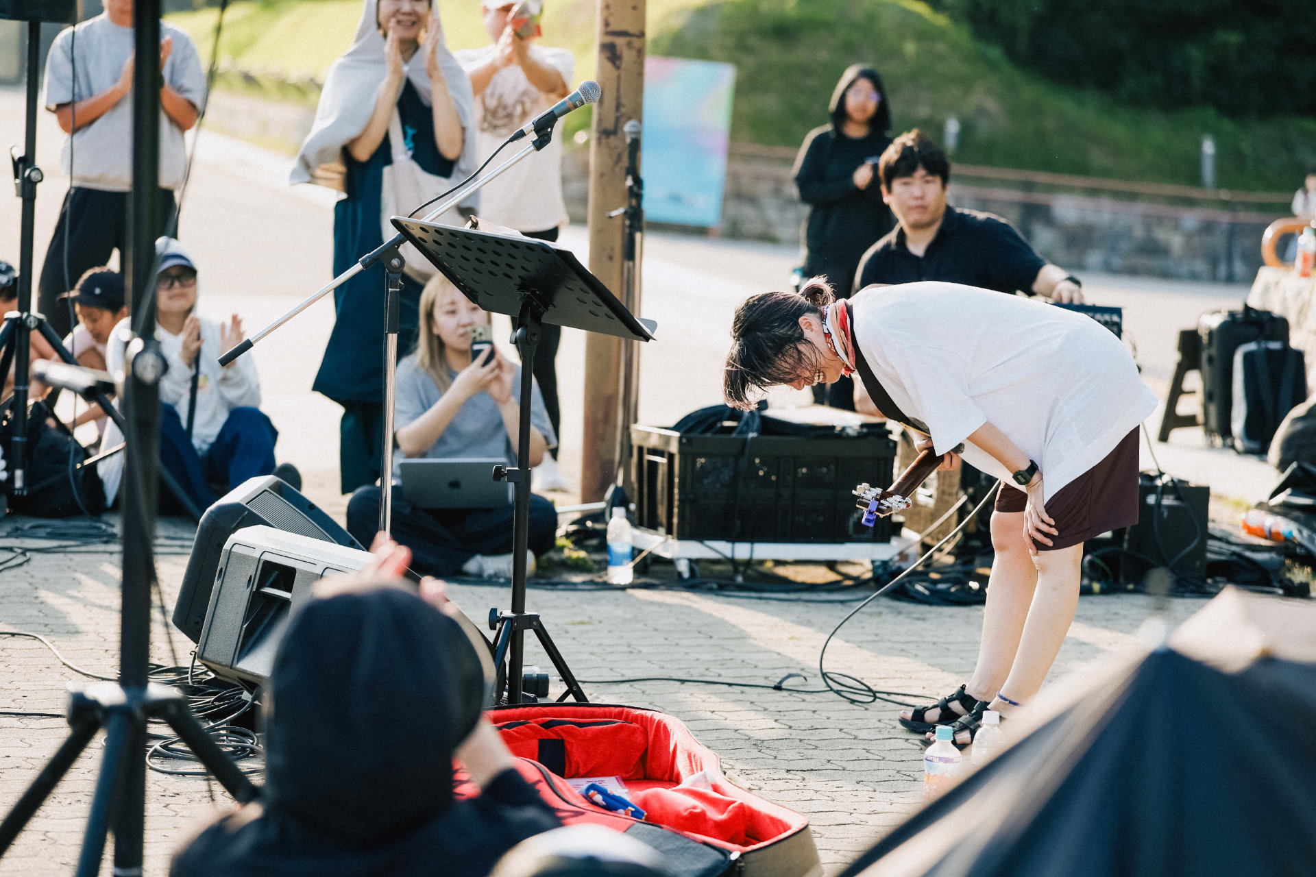 鈴木実貴子ズ、7月の大阪城公園は路上ライブをやるには暑かった