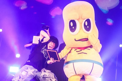 “ドパガキ”ことSWAPNOTESとピーナッツくん。（撮影：森好弘）