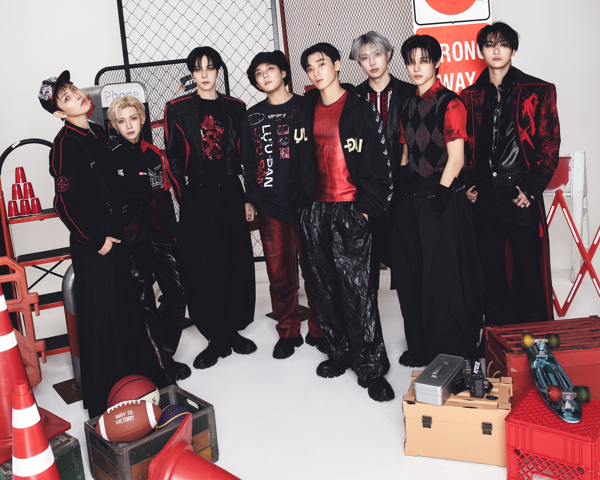 ATEEZホンジュン「Zipper」表紙に登場、90年代の原宿ストリート