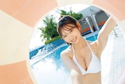 藤嶌果歩（日向坂46）1st写真集「果実の歩幅」封入ポストカードのサンプル。©集英社／菊地泰久