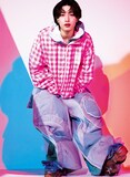 「装苑」2026年9月号より、中村嶺亜（KEY TO LIT）。