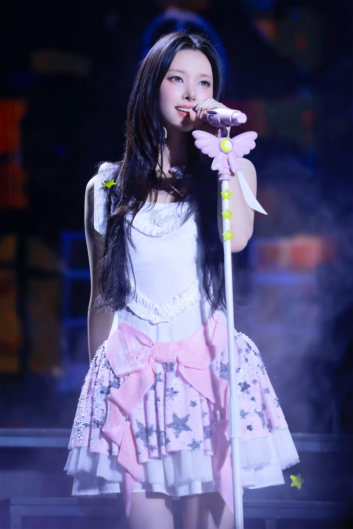ILLITが初ツアー「PRESS START❤」完走、サプライズでHANAのJISOOと