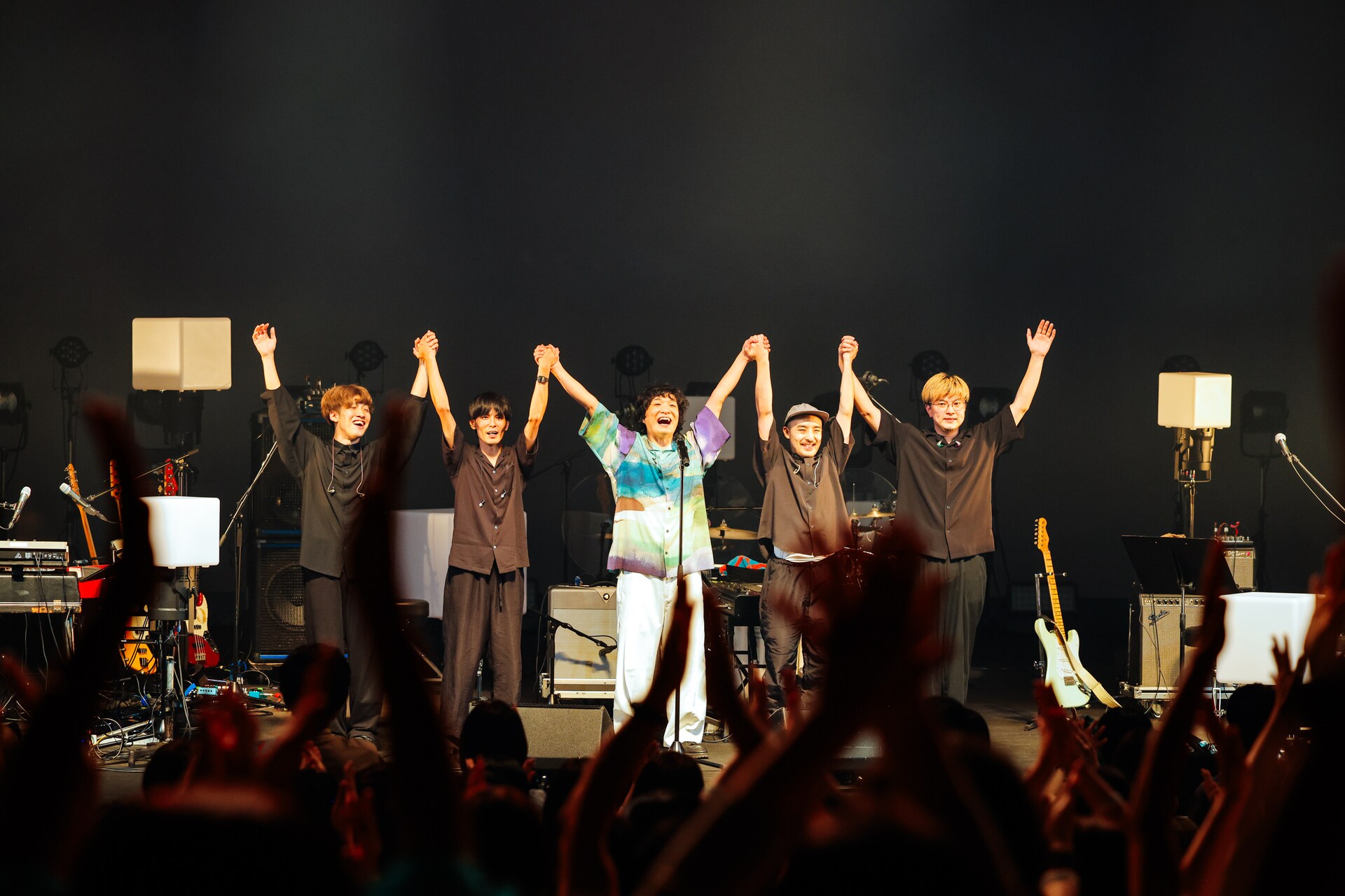 石崎ひゅーい、デビュー14周年記念日に届けた“僕たち”の歌（ライブ