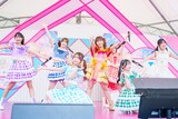 佐々木彩夏（ももいろクローバーZ）とSUPER☆GiRLS。
