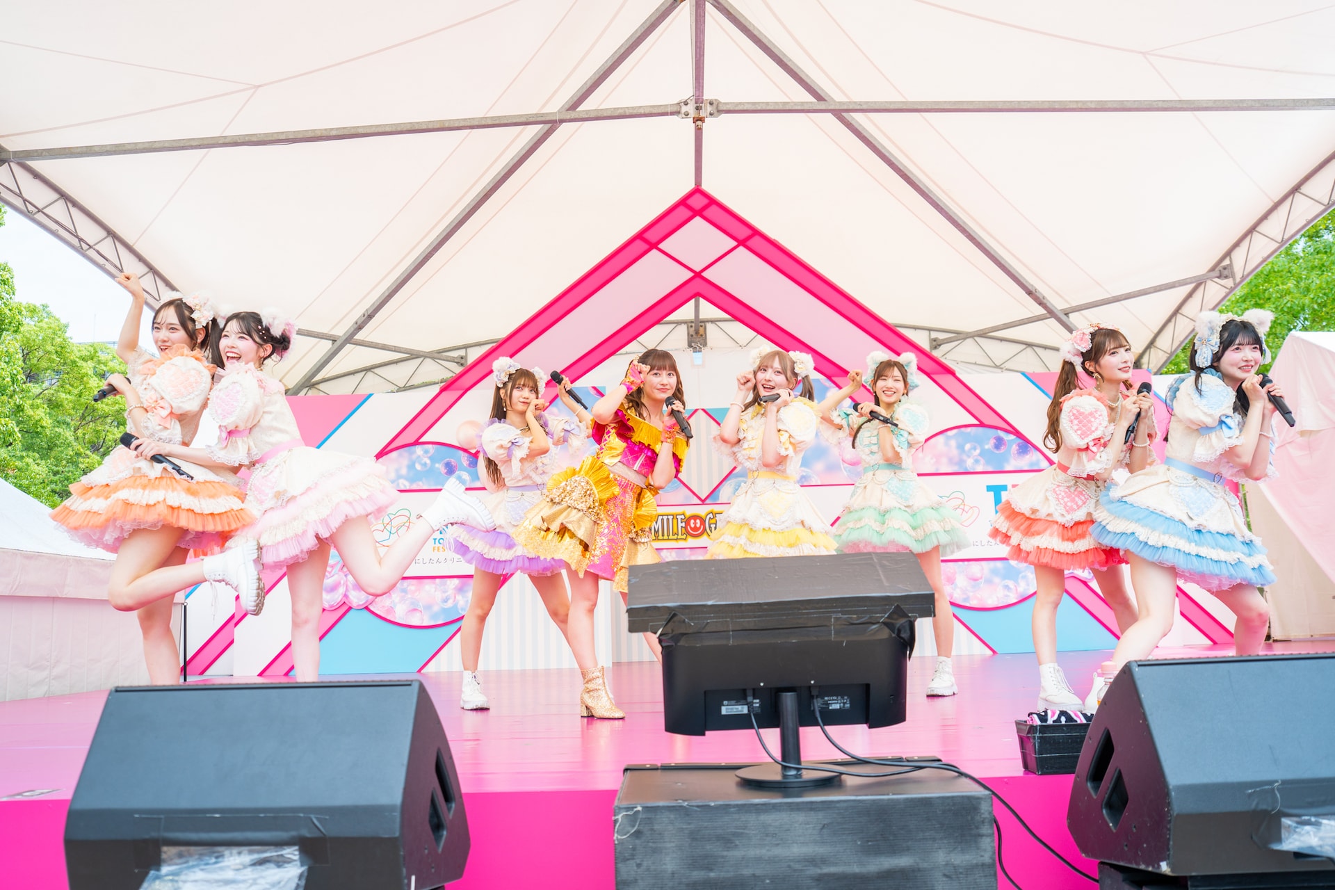 ももクロ佐々木彩夏が届ける「TIF」真夏のアイドルメドレー！総勢64人