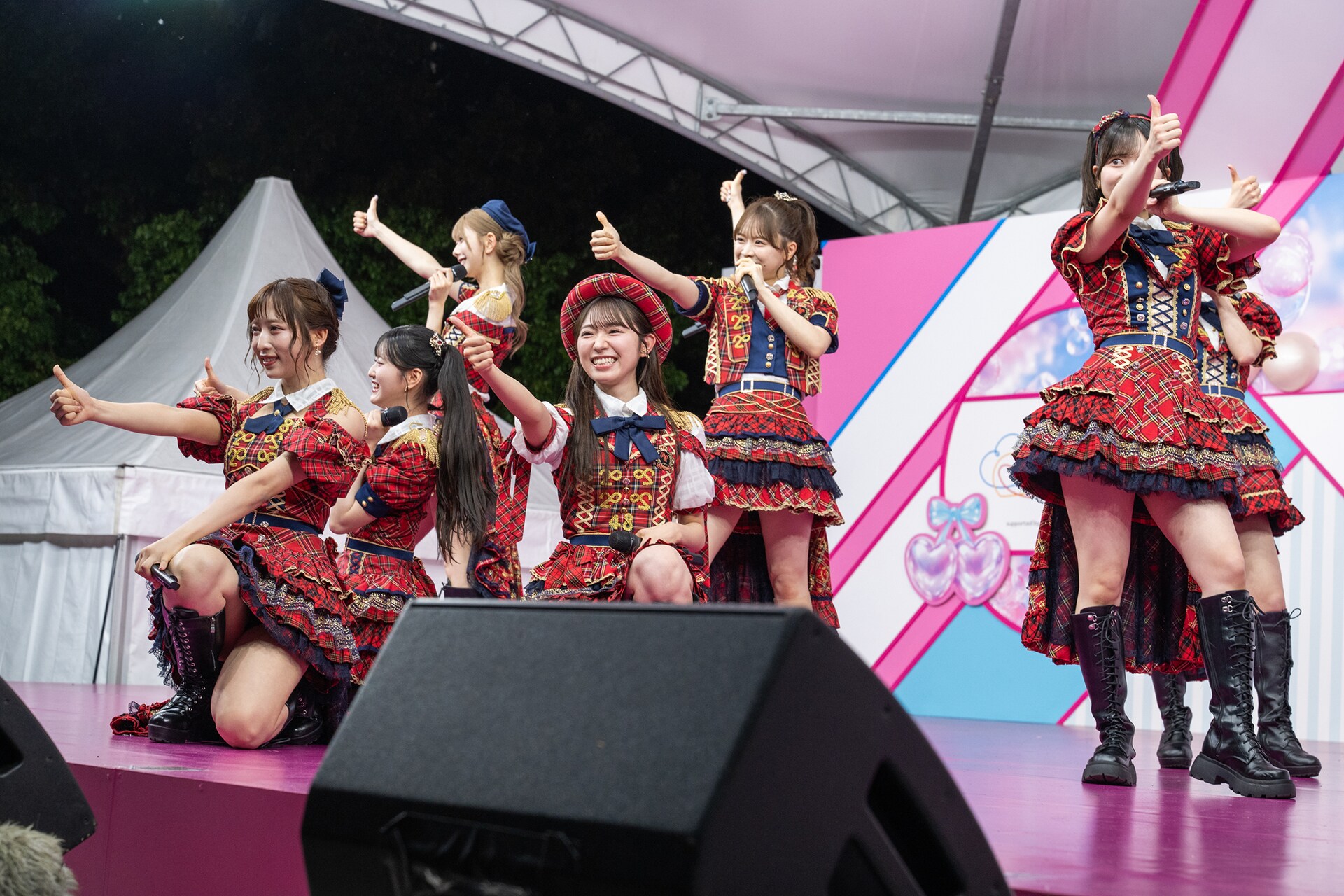 AKB48が少数精鋭で魅せた「TIF」ステージ、新曲「好きish」もかわいく
