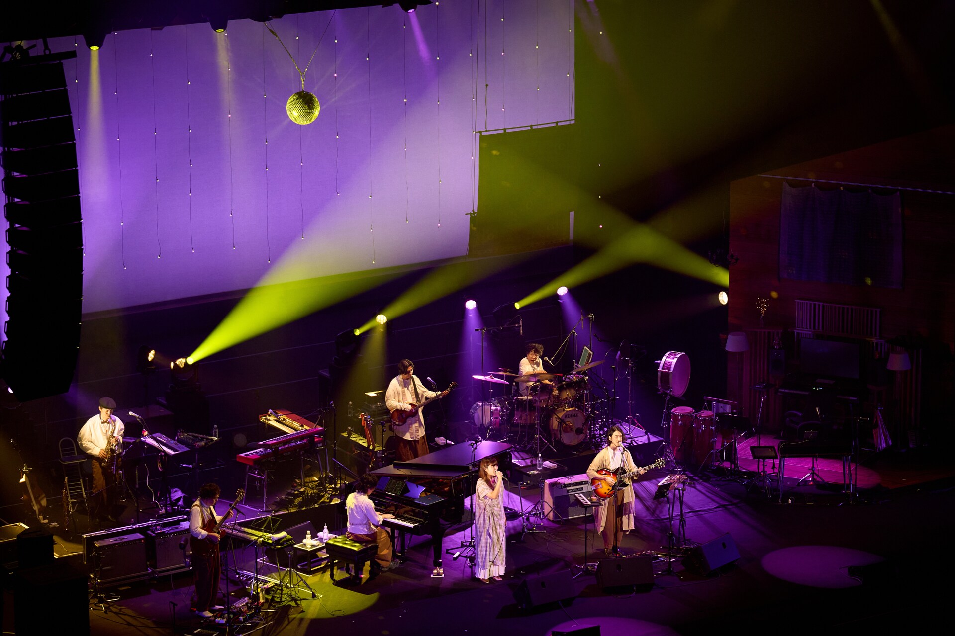 ohashiTrio HALL TOUR 2026 -A BAND-」より、Hina（スーパー登山部）と