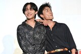 長野蒼大（VOKSY DAYS）を相手役にナンパの演技をする砂田将宏（BALLISTIK BOYZ）。