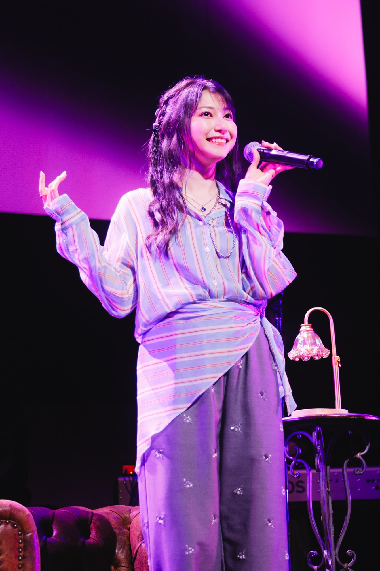 雨宮天が新たなライブスタイルを提示、青き民とともに作り上げた「Room
