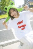 「アンジュルム川名凜1stフォトブック ケロちゃん カエル大好きノート」より。
