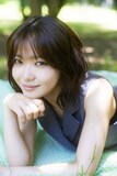「アンジュルム川名凜1stフォトブック ケロちゃん カエル大好きノート」より。