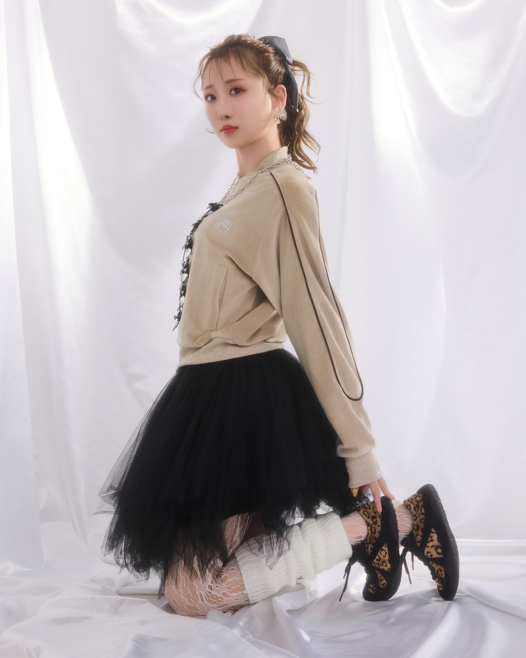 瀧脇笙古（＝LOVE）FILA 2026FWコレクション LOOK 3着用カット。 [画像