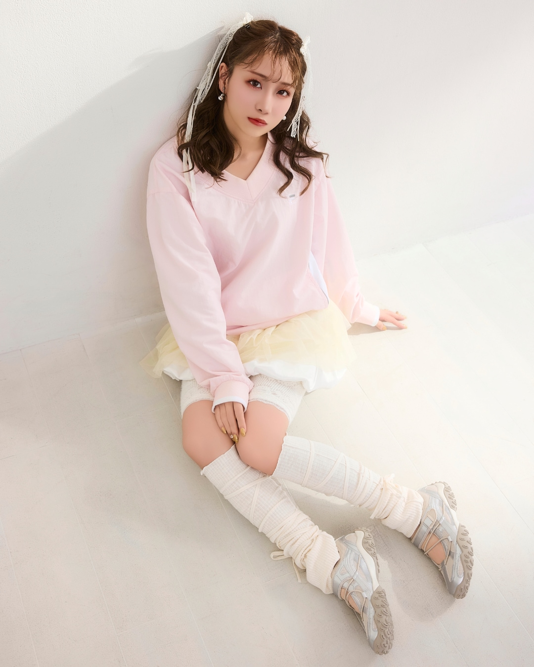 瀧脇笙古（＝LOVE）FILA 2026FWコレクション LOOK 4着用カット。 [画像