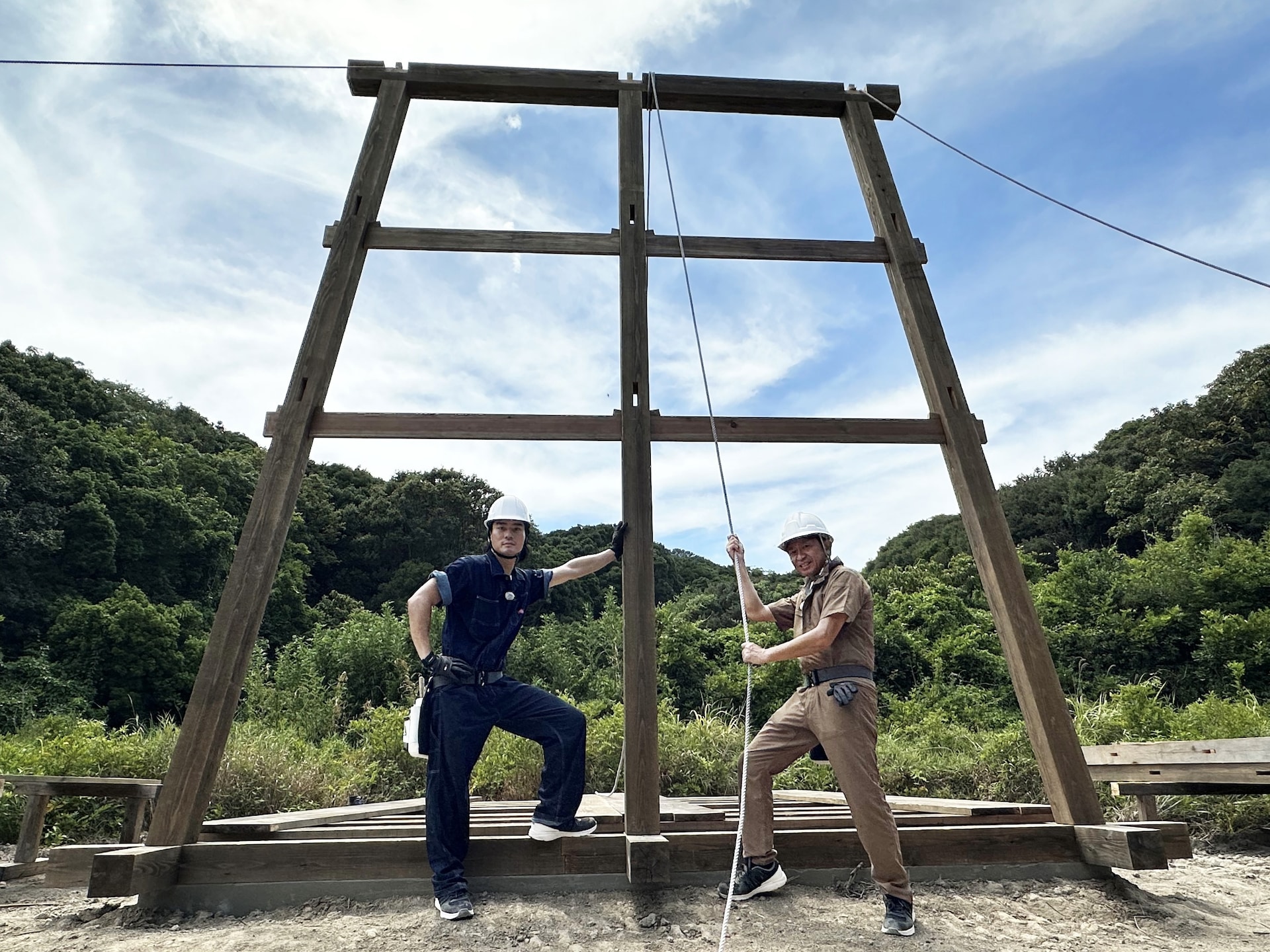 鉄腕DASH築城計画でやぐら建設　城島リーダーが重機で10トン資材運び、SixTONES森本がDASH島の経験生かす、髙地が驚く