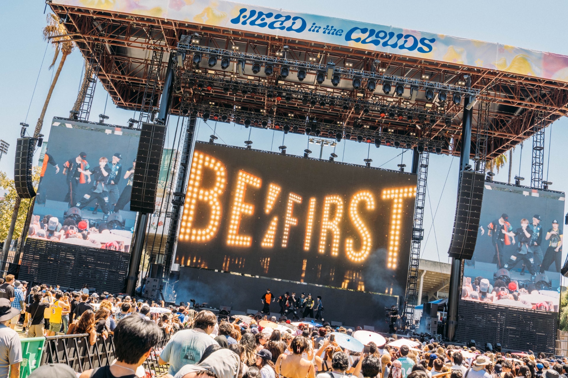 BE:FIRSTがLA開催「Head In The Clouds」出演、15分の持ち時間で怒涛のパフォーマンス