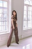 金川紗耶（乃木坂46）が登場するriendaの26AW LOOK。