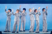 キスマイ、デビュー15周年記念日にファンへの感謝を込めてパフォーマンス