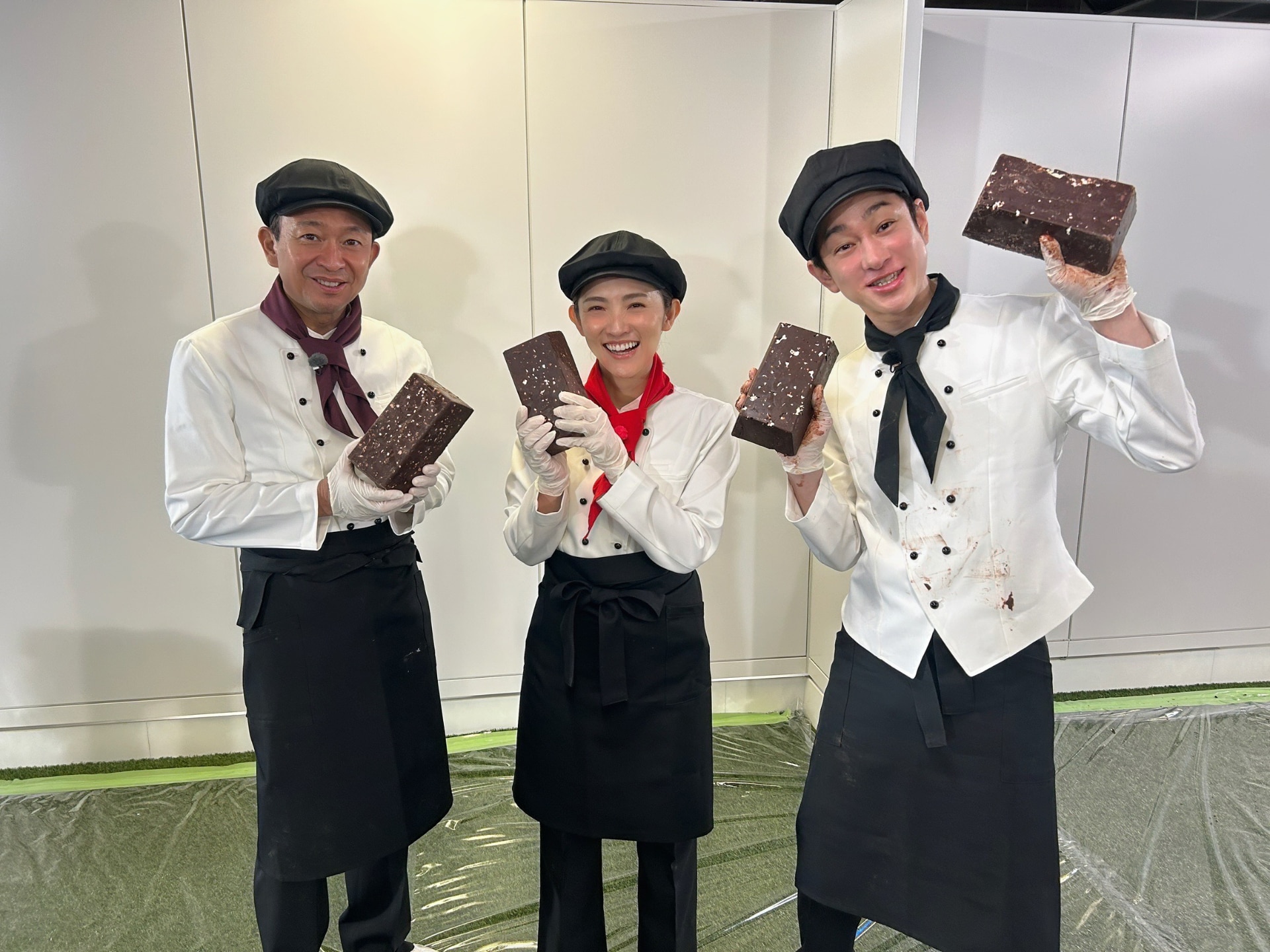 城島茂、横山裕、藤原丈一郎、松島聡がお菓子の家作りに挑戦　「24時間テレビ」チャリティーランナーの星野真里も参加
