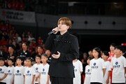 国歌を独唱するMANATO（BE:FIRST）。