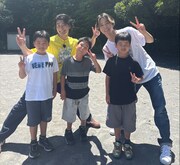 「24時間テレビ49-愛は地球を救う-」の企画「『全力少年』～仲良し三つ子が真夏の絶景旅～」より。