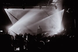 ArcheがLIQUIDROOMに立てたのは孤独な時間があったから、自身の内面を昇華した歌とラップで卓越した才能示す