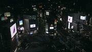 青葉坂46誕生発表の瞬間を公開、渋谷スクランブル交差点ビジョン13面をジャック