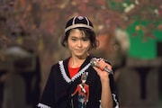 1986年4月23日放送回で「100%男女交際」を歌う小泉今日子。